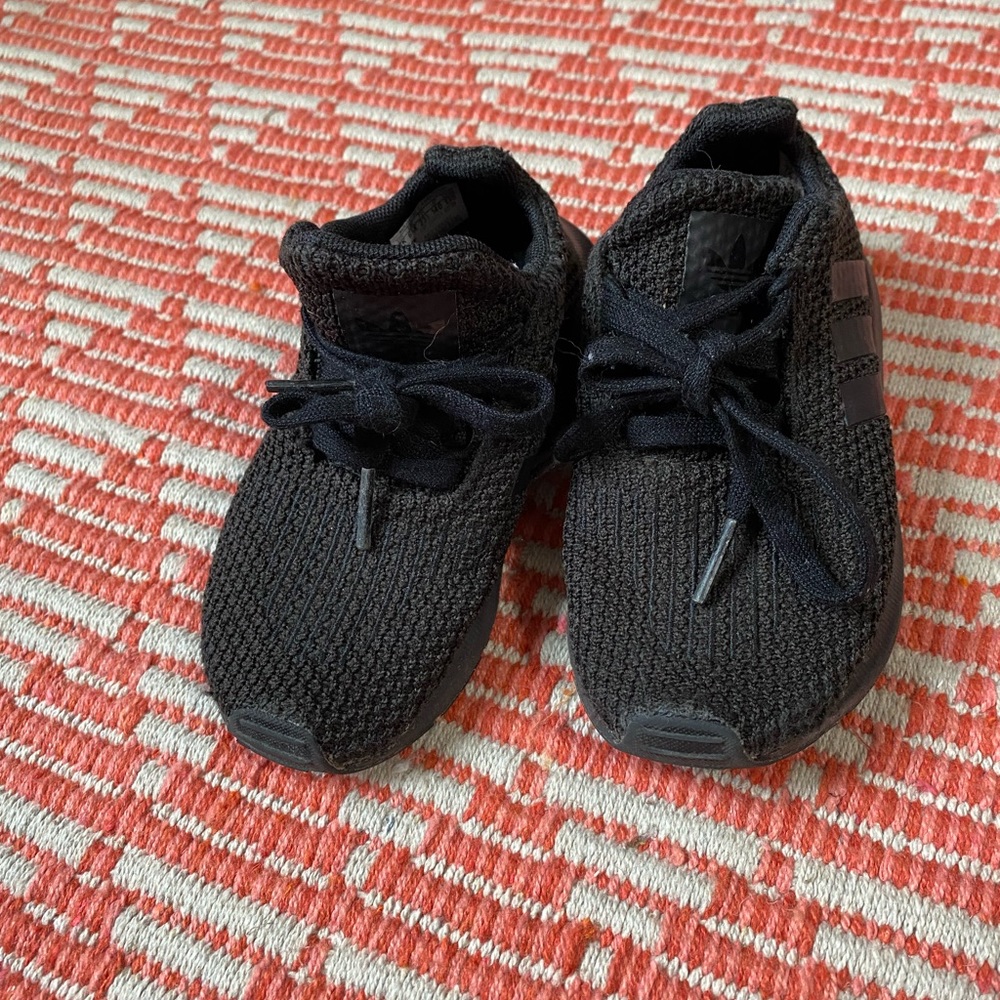 Black Adidas Toddler tennis shoes size 7